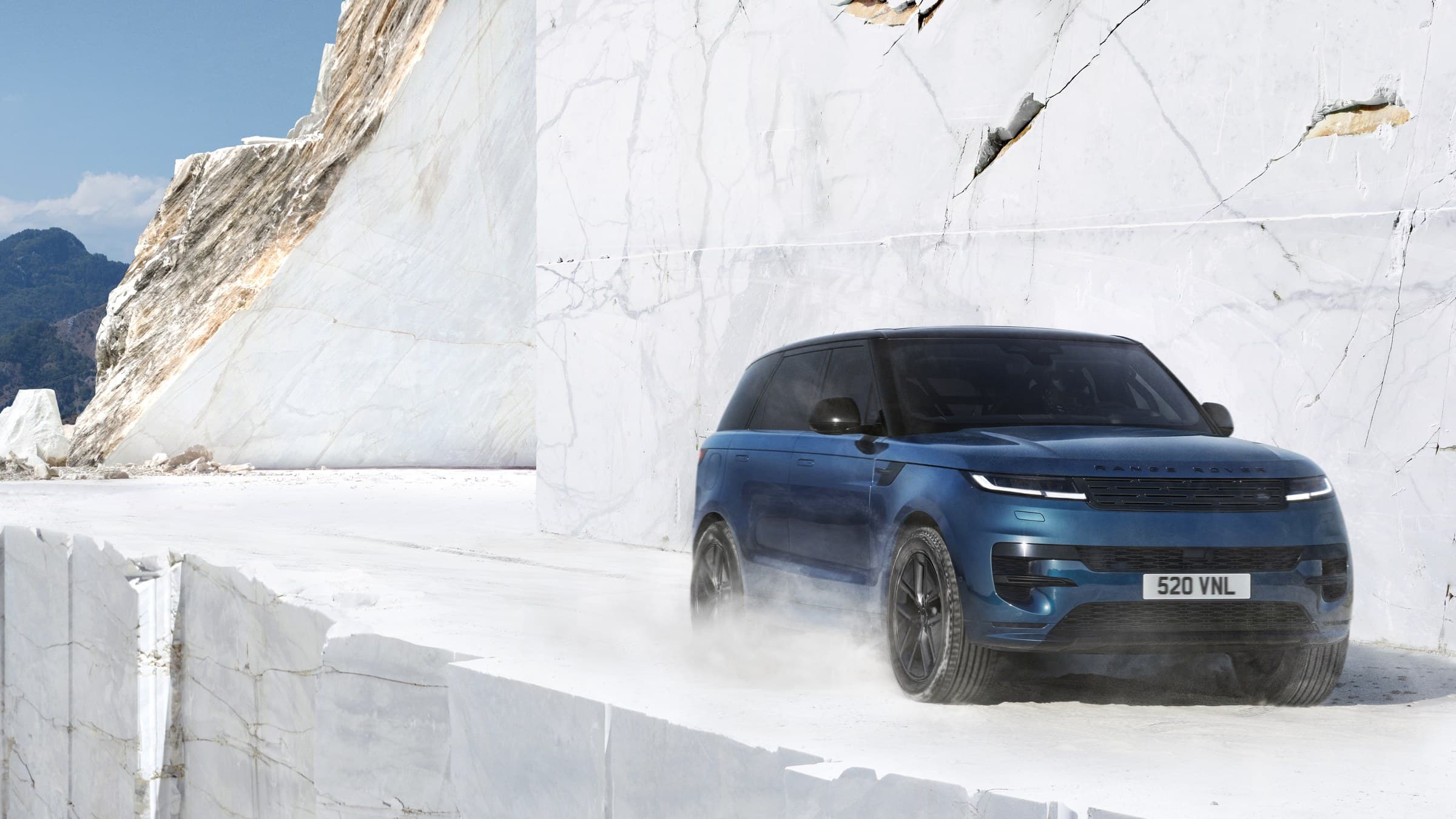 2027 Range Rover Sport Electric: 542-HP Sporty EV With Up to 609 km Range - View 2