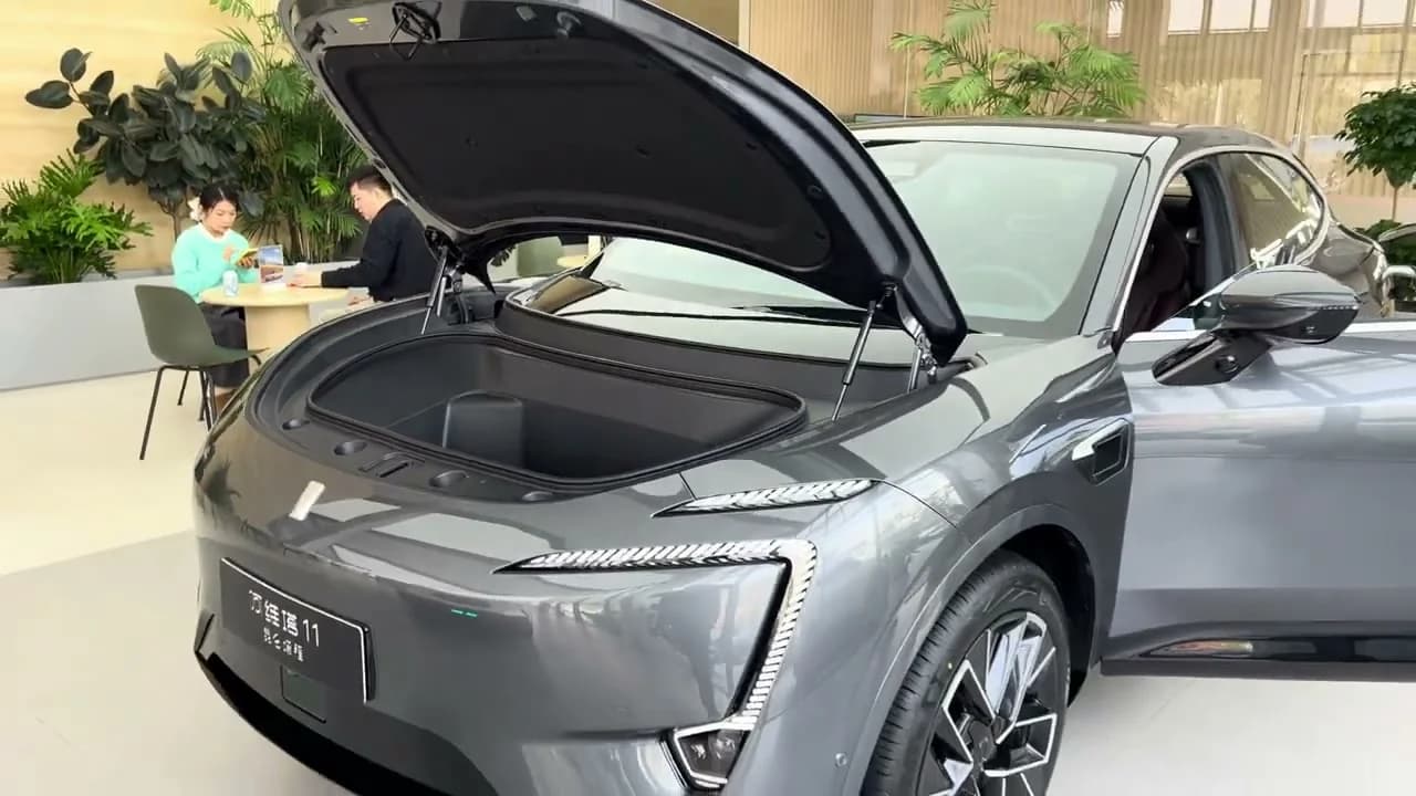 2026 Avatr 11 REV Refresh: 1,065 km Combined Range Coupe-SUV With Huawei ADS 3.0 From $36,800 - View 3
