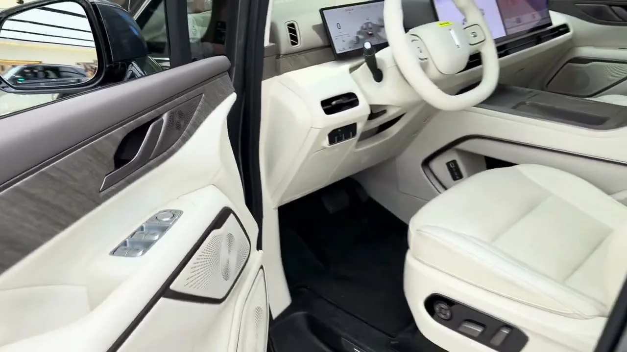 2026 Wey Gaoshan 7 PHEV: 452 HP Luxury 7-Seat Minivan, 945 km Range, From $40,000 - View 3