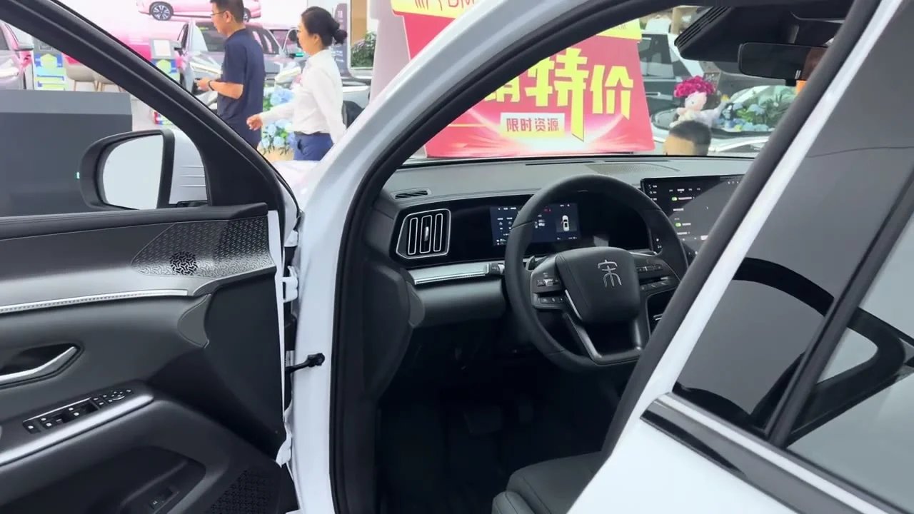 2026 BYD Song Pro DM-i Gets 301 km EV Range And 1,735 km Combined In Long-Range Edition - View 3