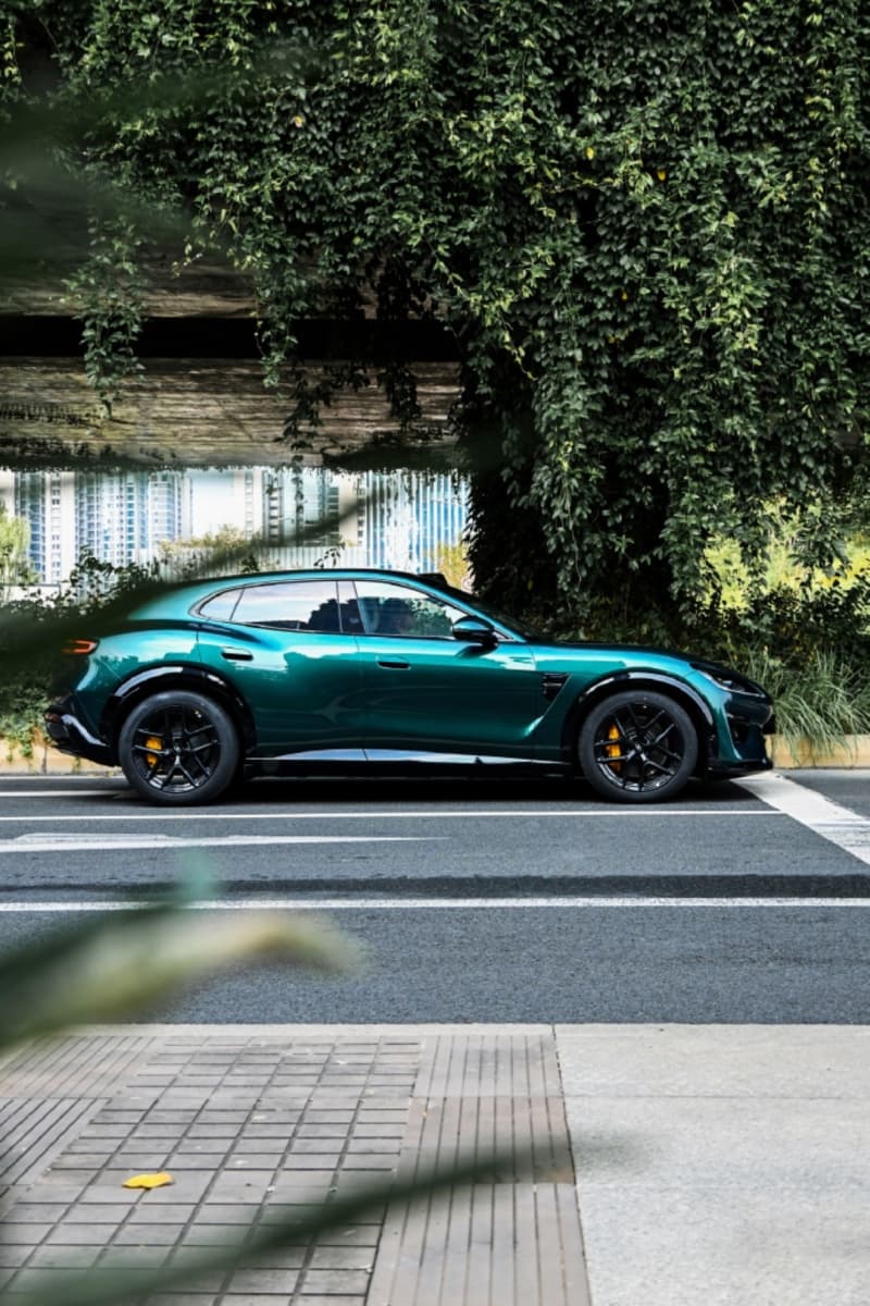 2026 Luxeed RX: Ferrari-Designed Coupe-SUV Packs 586 HP and 4 LiDARs - View 3