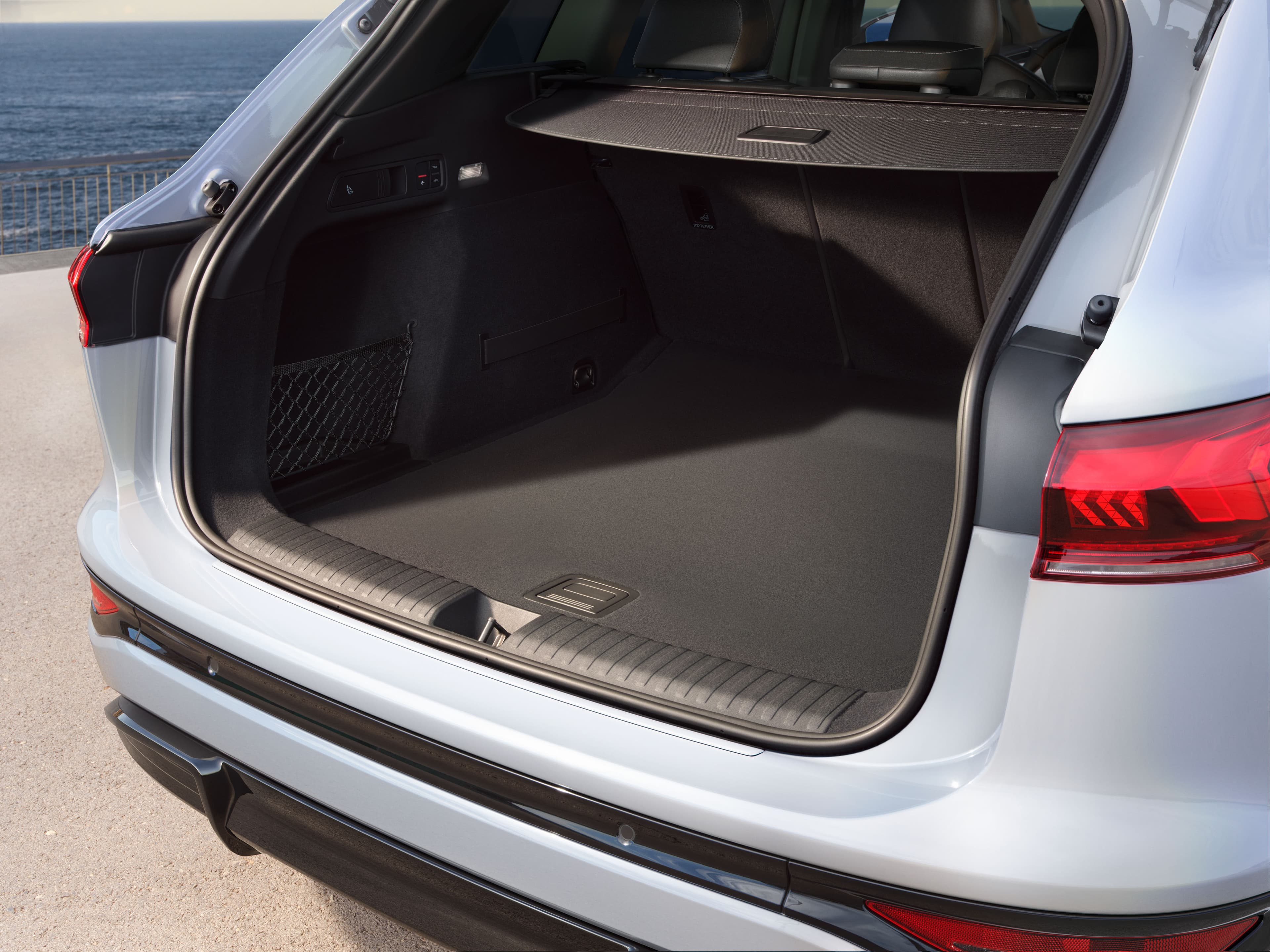 2027 Audi Q6 e-tron: Up to 679 km WLTP, 270 kW Charging, From EUR 63,500 - View 3