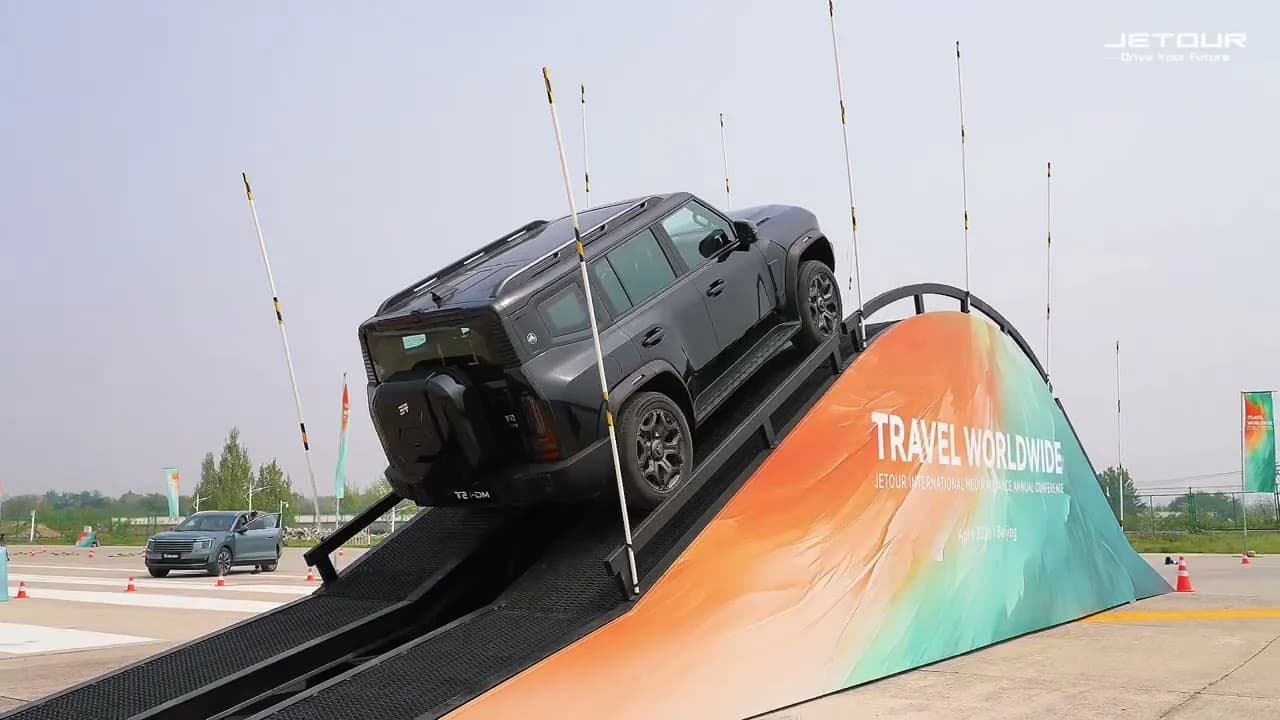 2026 Jetour T2 i-DM: 600 HP PHEV Off-Roader for Camping and Track Days - View 2