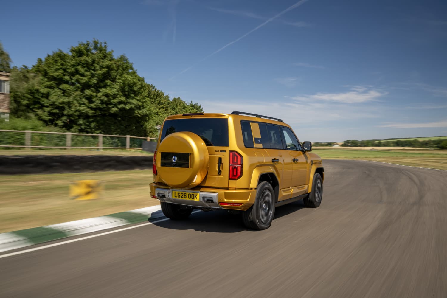 2026 Denza BAO 5: 536-HP Off-Roader Storms Into Europe From $93,200 - View 2