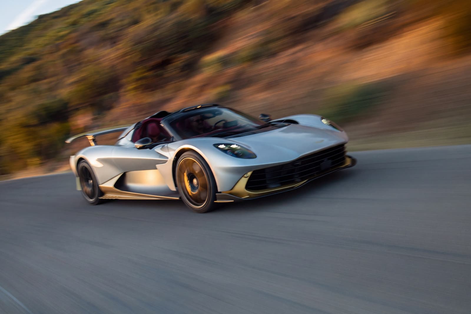 2027 Aston Martin Valhalla Spider: 1,064 hp PHEV Open-Top Hypercar, 217 mph